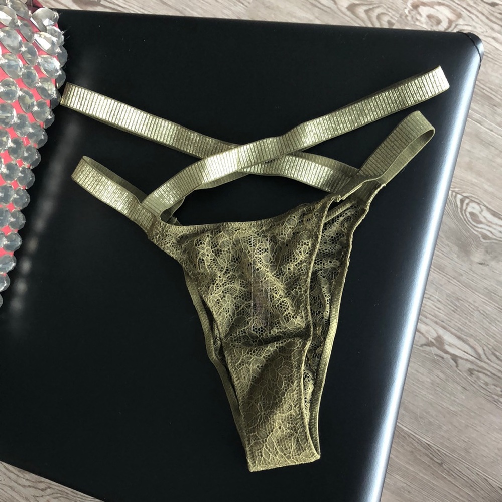 NWOT Victoria’s Secret Very Sexy Brazilian Panty,S